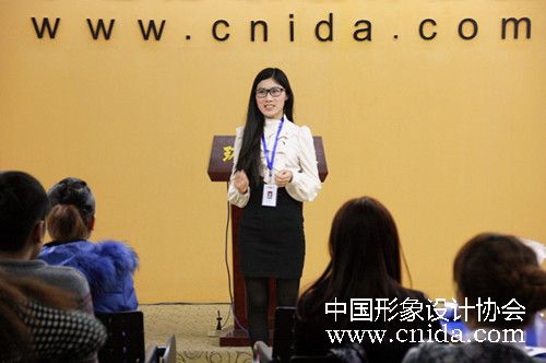 中国形象设计协会形象设计班与礼仪培训班开班